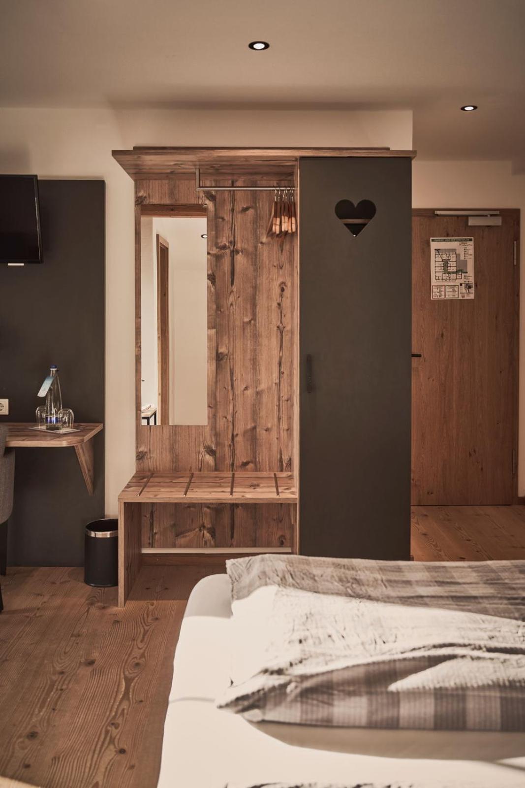 Rait'Ner Wirt Hotel Schleching Bagian luar foto