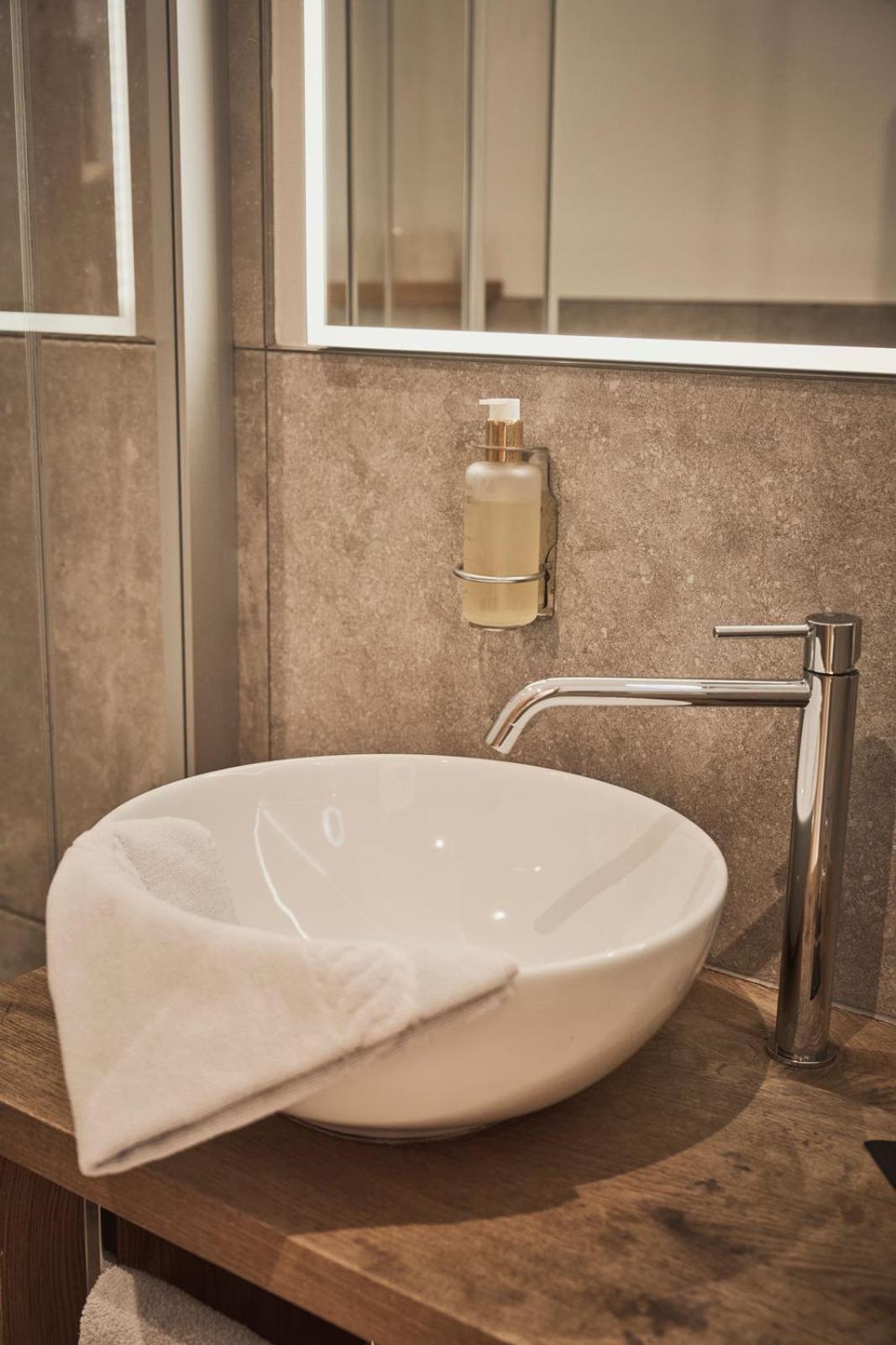 Rait'Ner Wirt Hotel Schleching Bagian luar foto